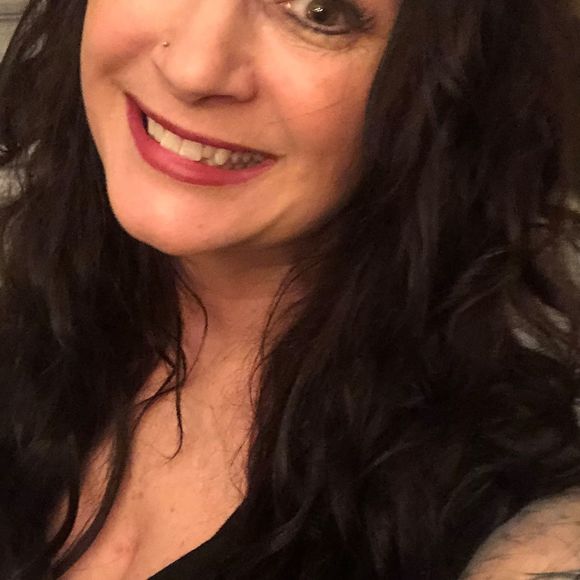 Meet your Posher, Sue - Picture 1 of 1